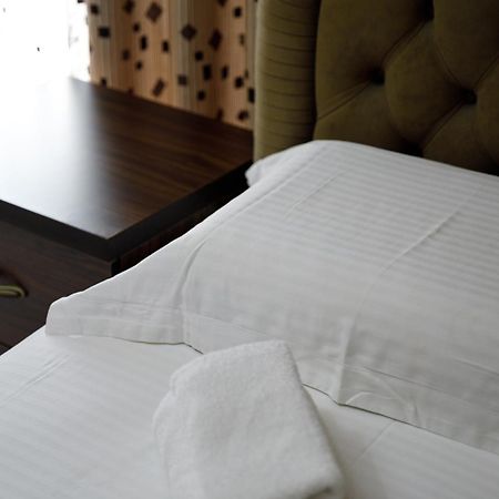 Bora Hotel Гирокастра Экстерьер фото