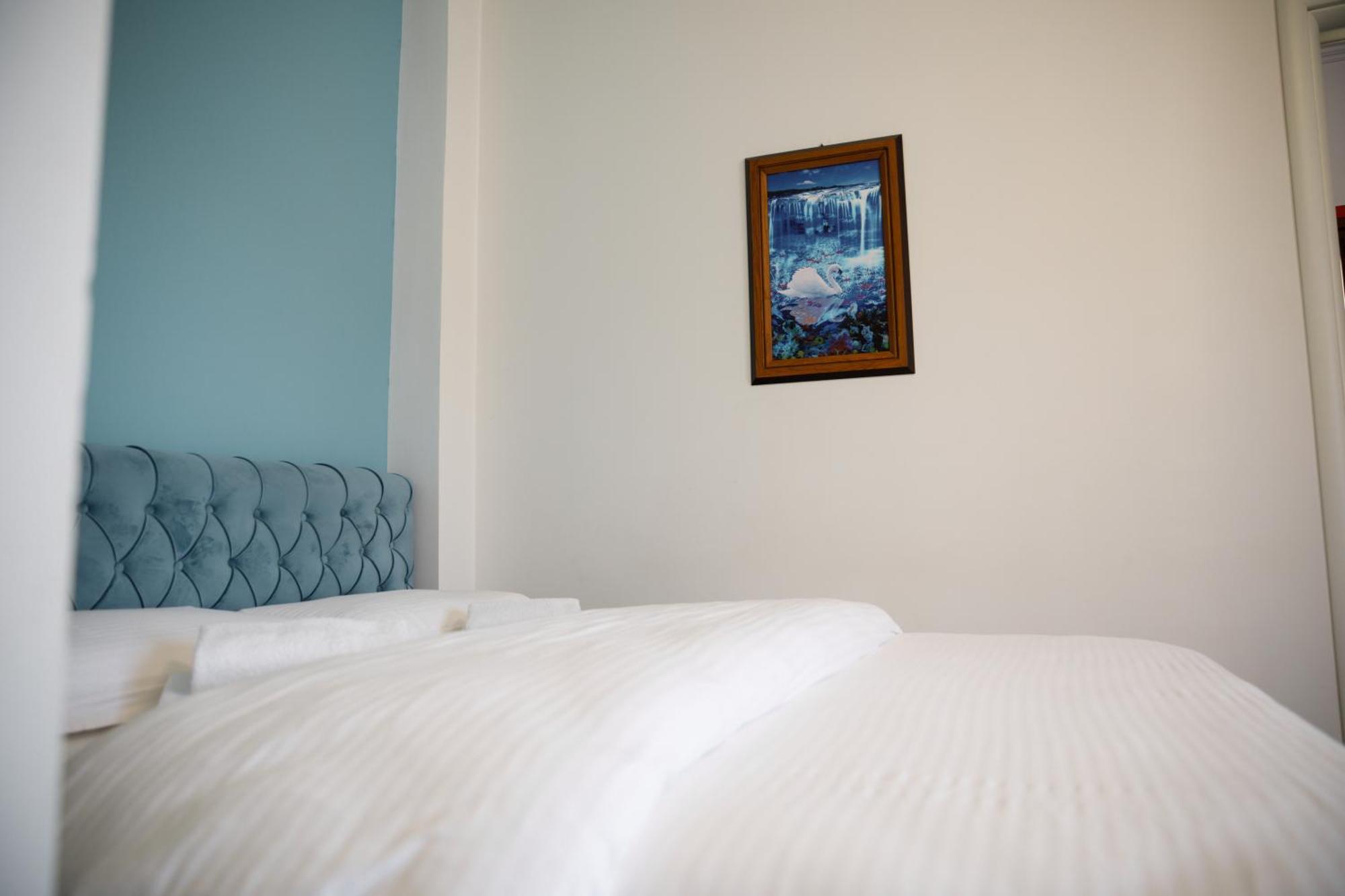 Bora Hotel Гирокастра Экстерьер фото