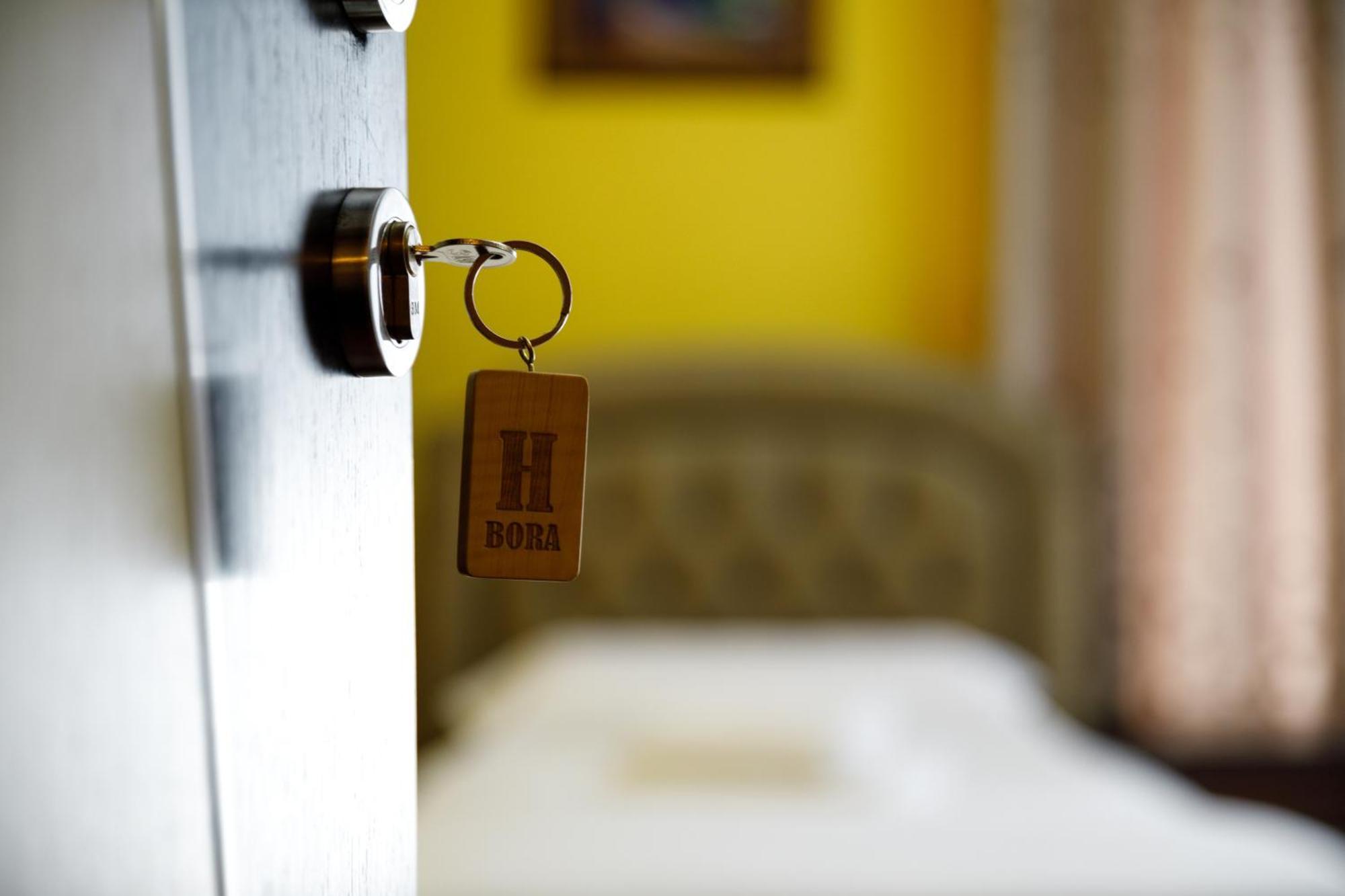 Bora Hotel Гирокастра Экстерьер фото