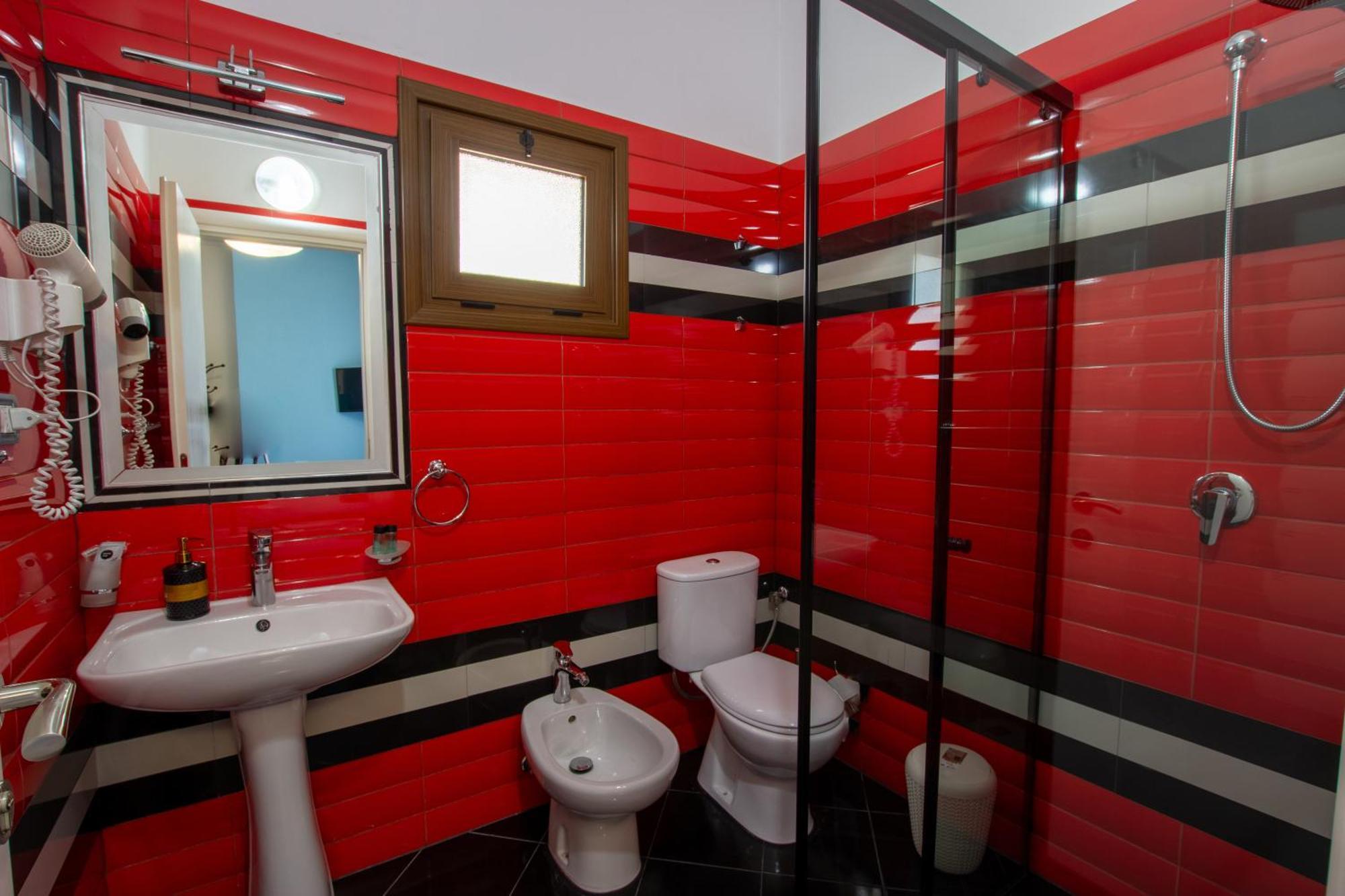 Bora Hotel Гирокастра Экстерьер фото