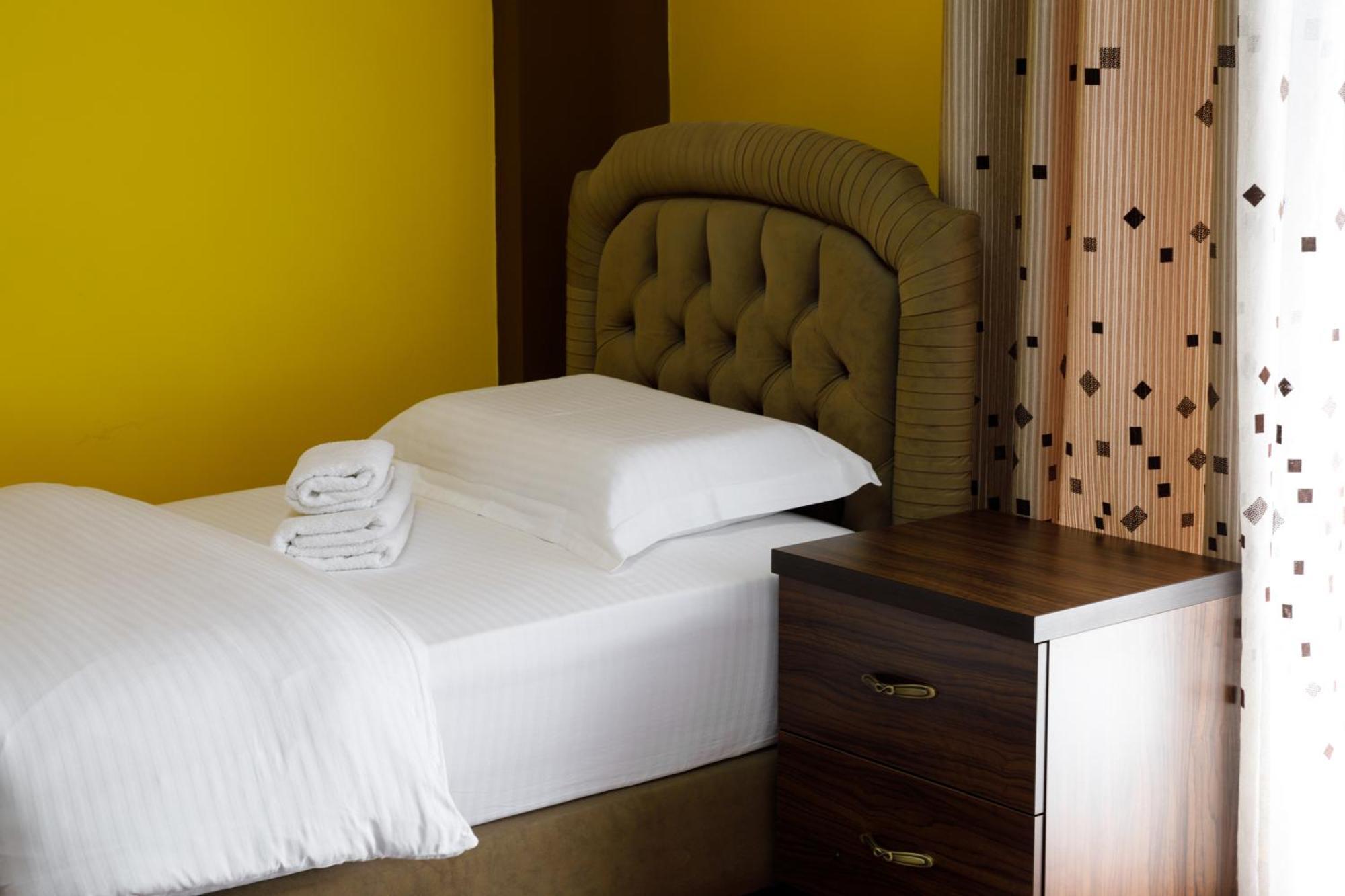 Bora Hotel Гирокастра Экстерьер фото