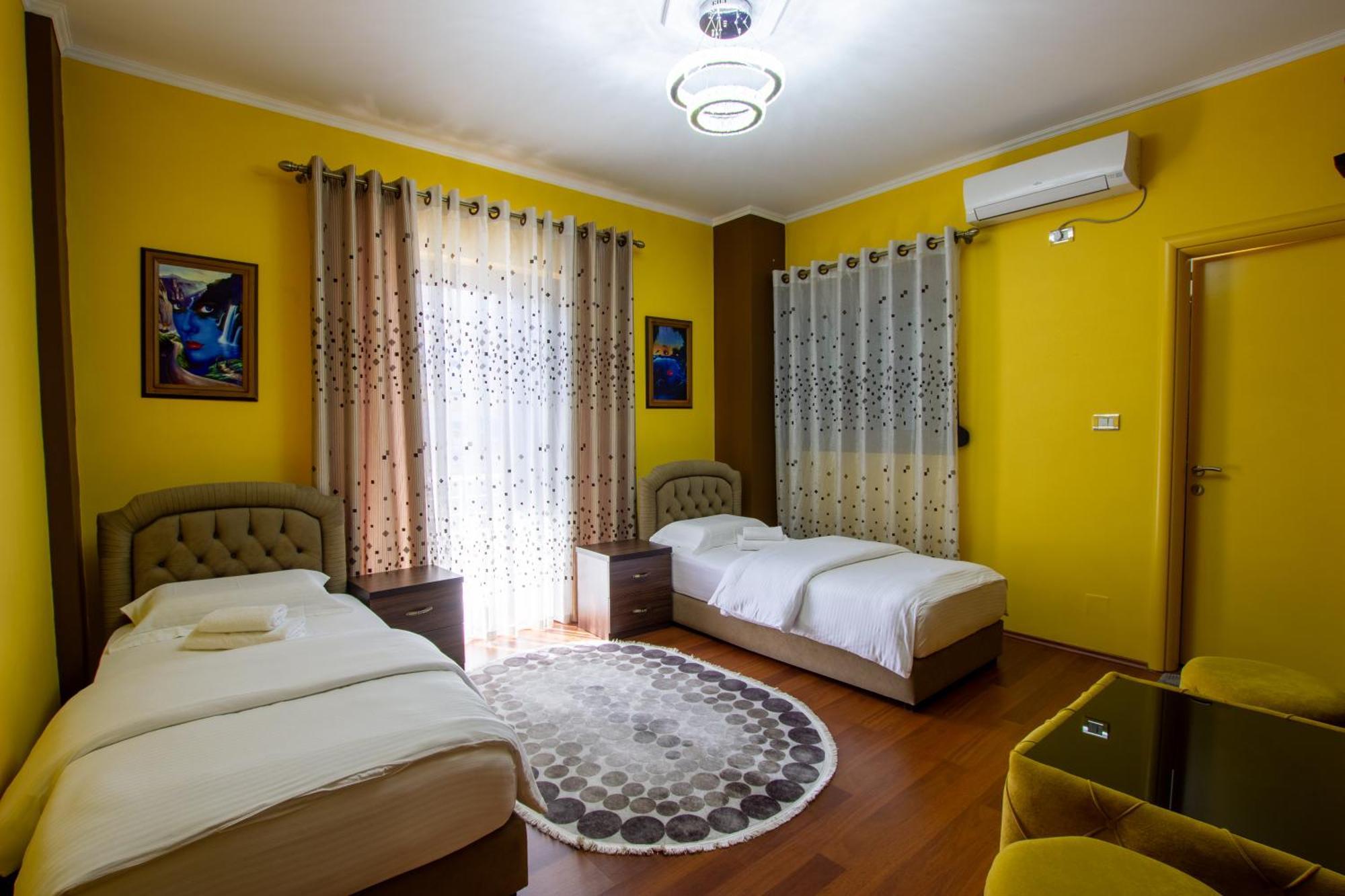 Bora Hotel Гирокастра Экстерьер фото