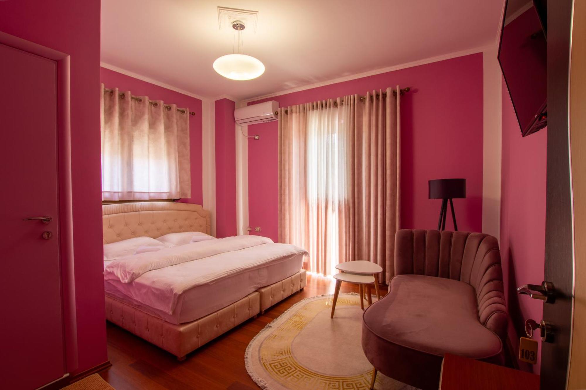 Bora Hotel Гирокастра Экстерьер фото